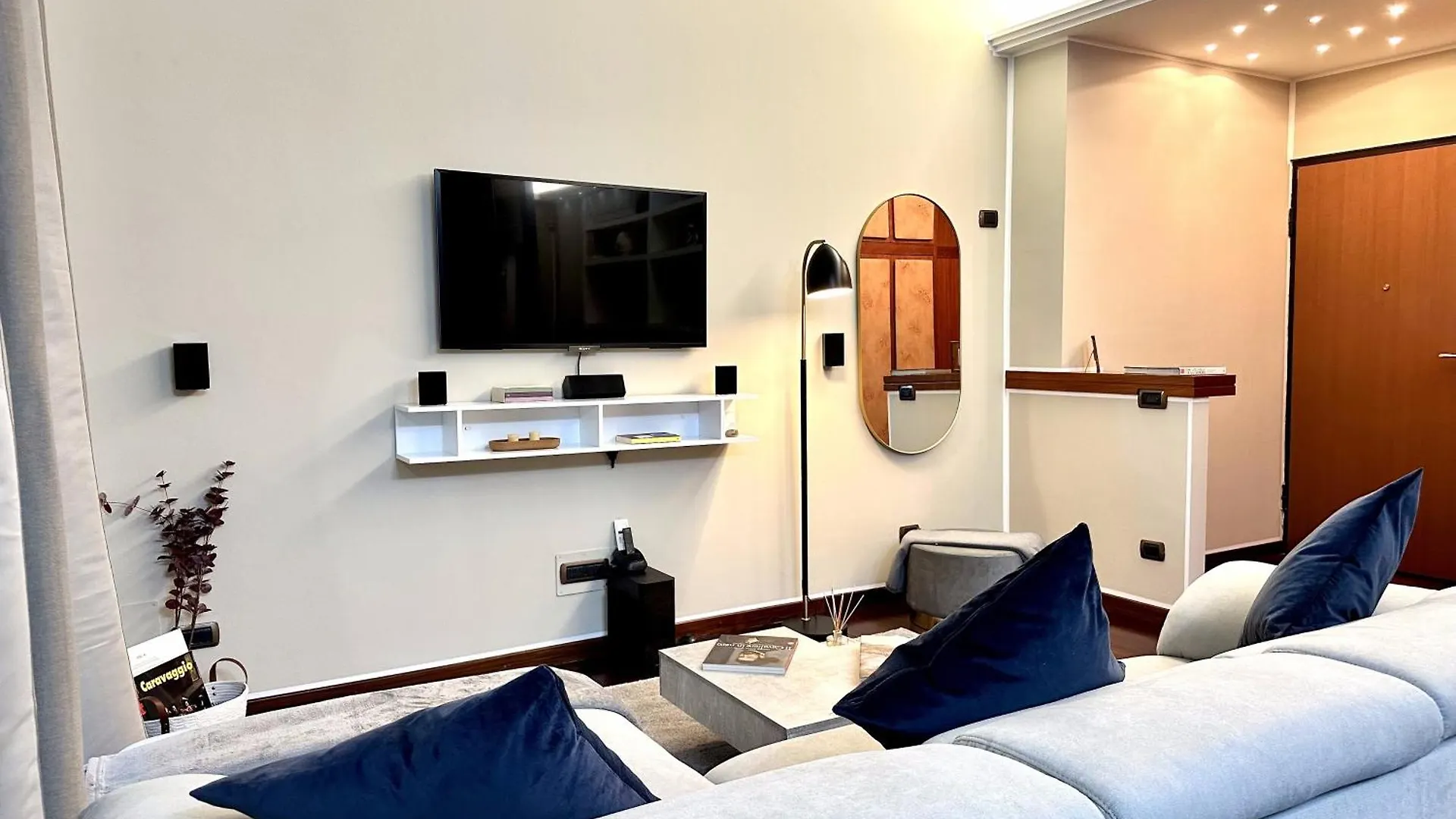 Deluxe Multispace Apartment With Green Terrace Milano